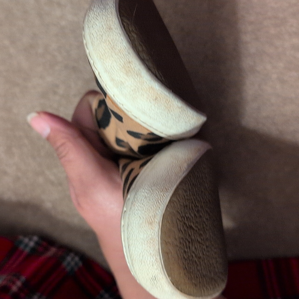 Leopard Print Women Slip-On Shoes 8.5 - Picture 6 of 9
